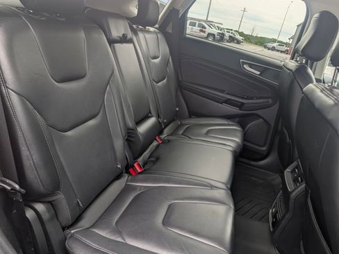 Used 2020 Ford Edge Titanium AWD/4WD image 11