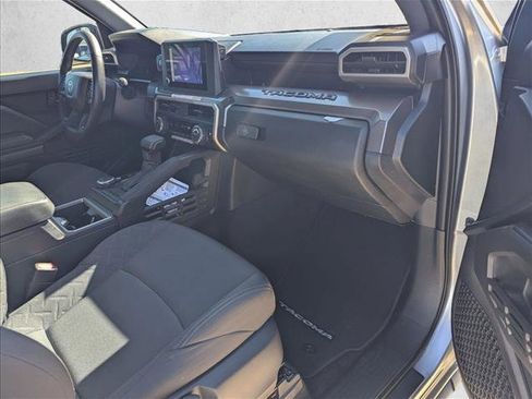 Certified 2025 Toyota Tacoma SR5 image 18