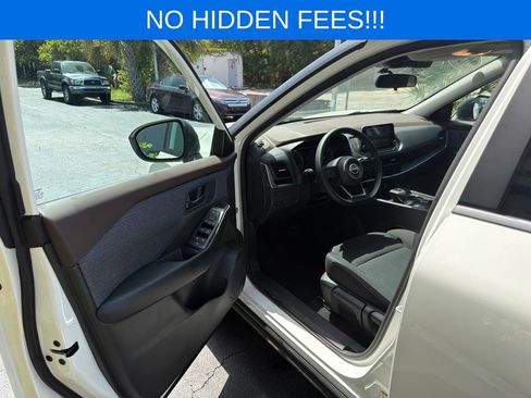 Used 2023 Nissan Rogue S FWD image 11