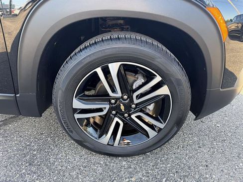 Used 2023 Chevrolet TrailBlazer LT FWD image 37