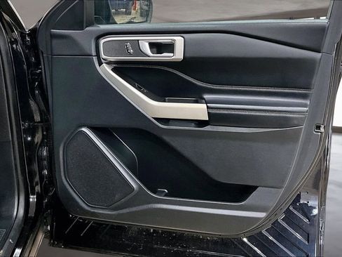 Used 2021 Ford Explorer XLT w/ Equipment Group 202A image 22