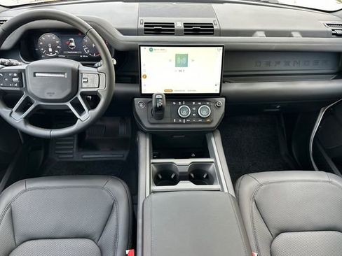 New 2026 Land Rover Defender 110 X-Dynamic SE image 12