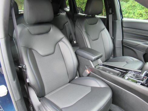 New 2026 Jeep Compass Latitude AWD/4WD image 9