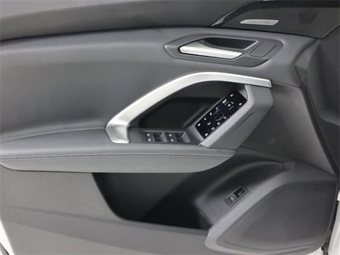 Certified 2025 Audi Q5 Premium Plus image 11
