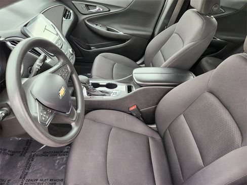 Used 2024 Chevrolet Malibu LT image 3