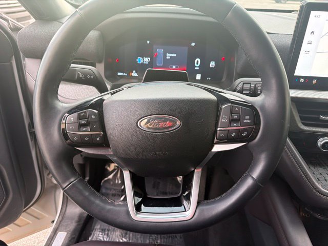 Used 2025 Ford Explorer Platinum w/ Ultimate Package AWD/4WD image 25