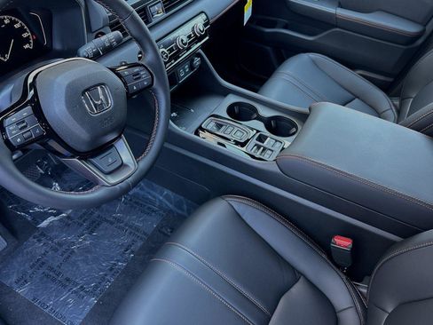 New 2025 Honda Pilot TrailSport image 10