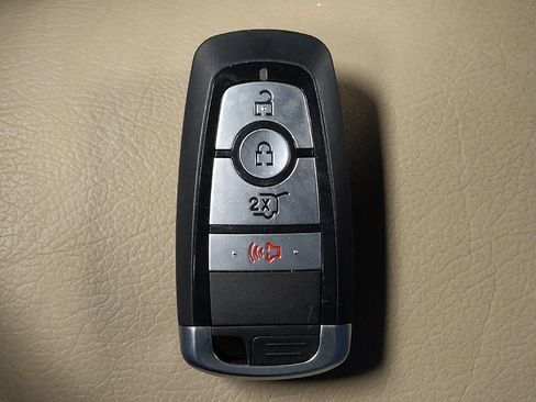 Used 2020 Ford Escape SE FWD image 32