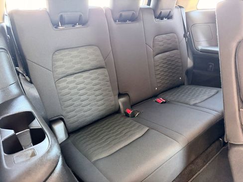 Used 2025 Nissan Pathfinder SV AWD/4WD image 33