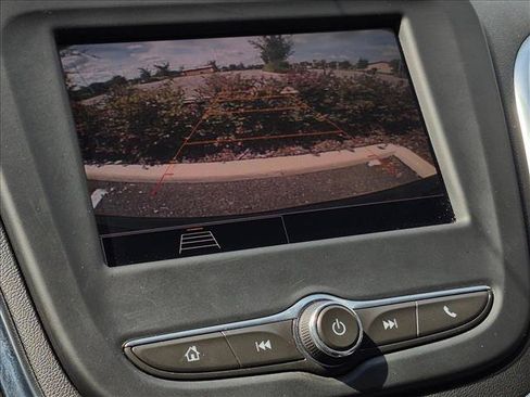 Used 2022 Chevrolet Equinox LS w/ Driver Confidence II Package FWD image 6
