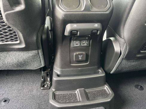 Certified 2020 Jeep Wrangler Unlimited Rubicon w/ Dual Top Group image 11