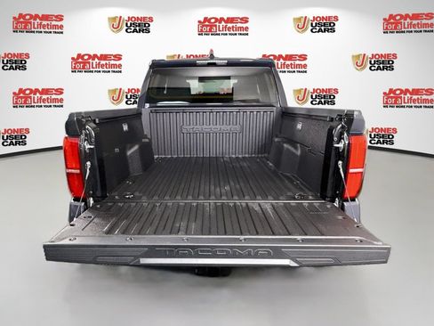 Used 2025 Toyota Tacoma TRD Off-Road AWD/4WD image 28