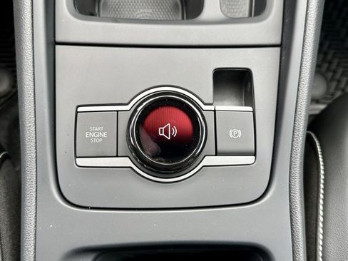 New 2025 Volkswagen Tiguan SE image 27