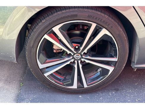 Used 2021 Nissan Sentra SR image 4