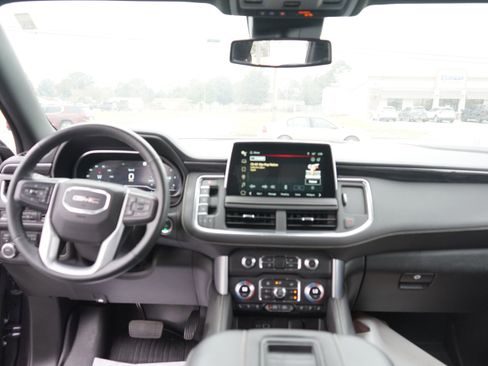Used 2023 GMC Yukon SLT w/ SLT Premium Package image 21