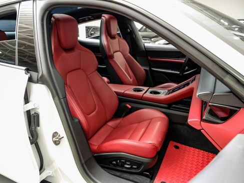 Used 2023 Porsche Taycan image 35