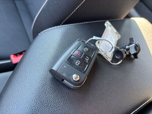 Used 2025 Volkswagen Jetta Sport image 22