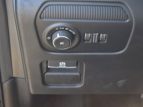 Used 2025 Jeep Wagoneer Series II w/ Premium Group I image 16