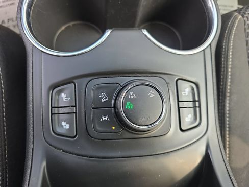 Used 2023 GMC Terrain SLE w/ Driver Convenience Package AWD/4WD image 37