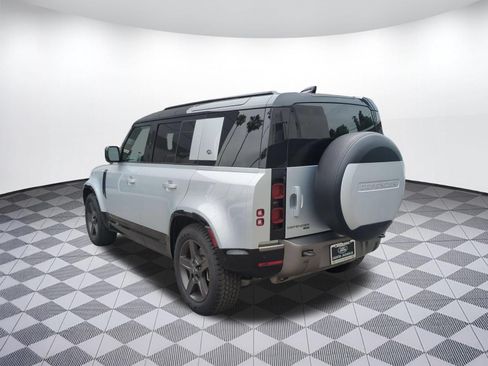 Used 2021 Land Rover Defender 110 X-Dynamic HSE AWD/4WD image 3