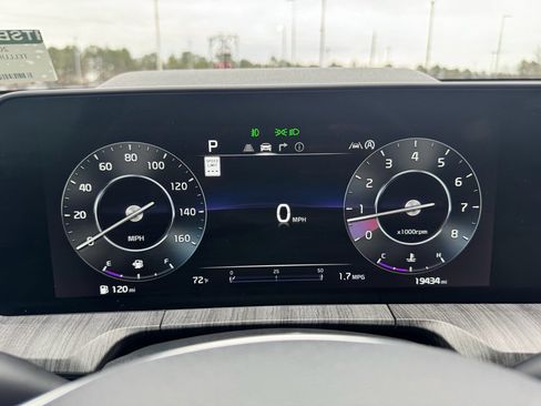 Used 2024 Kia Telluride SX image 16