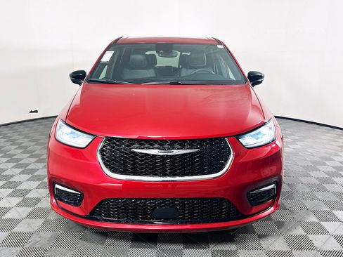 Used 2025 Chrysler Pacifica Select FWD image 8