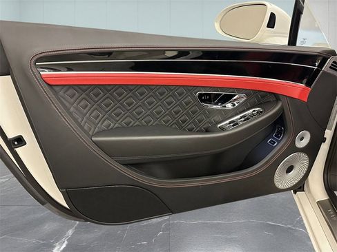 Used 2020 Bentley Continental GT image 16