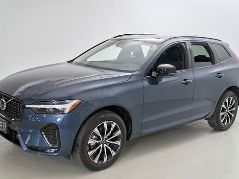 Certified 2025 Volvo XC60 B5 Plus w/ Climate Package AWD/4WD image 6