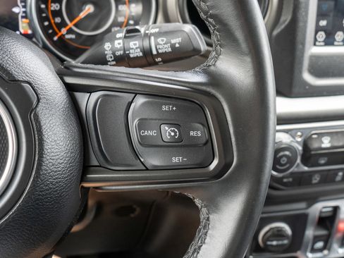 Used 2022 Jeep Wrangler Sport AWD/4WD image 25
