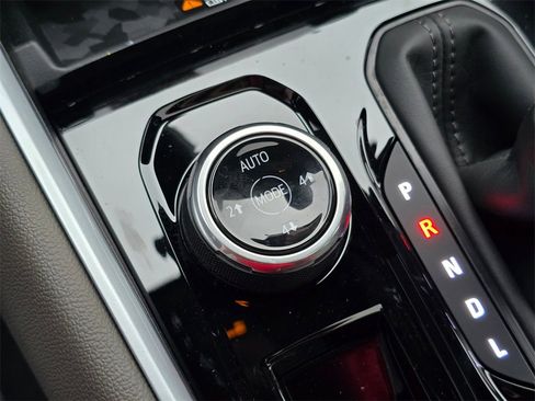 New 2026 Chevrolet Colorado ZR2 w/ Technology Package image 32