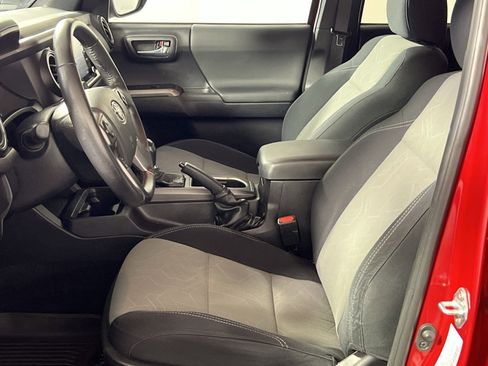 Used 2021 Toyota Tacoma TRD Off-Road w/ Technology Package image 13