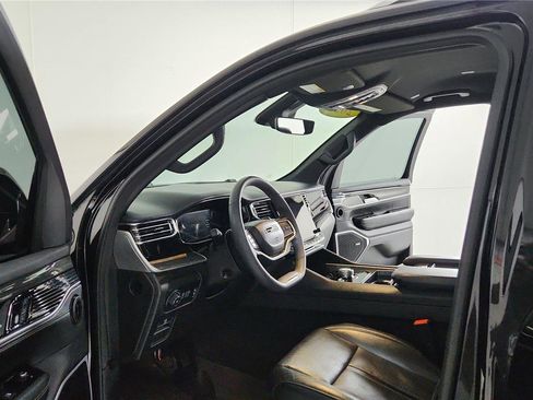 Used 2022 Jeep Wagoneer Series II image 9