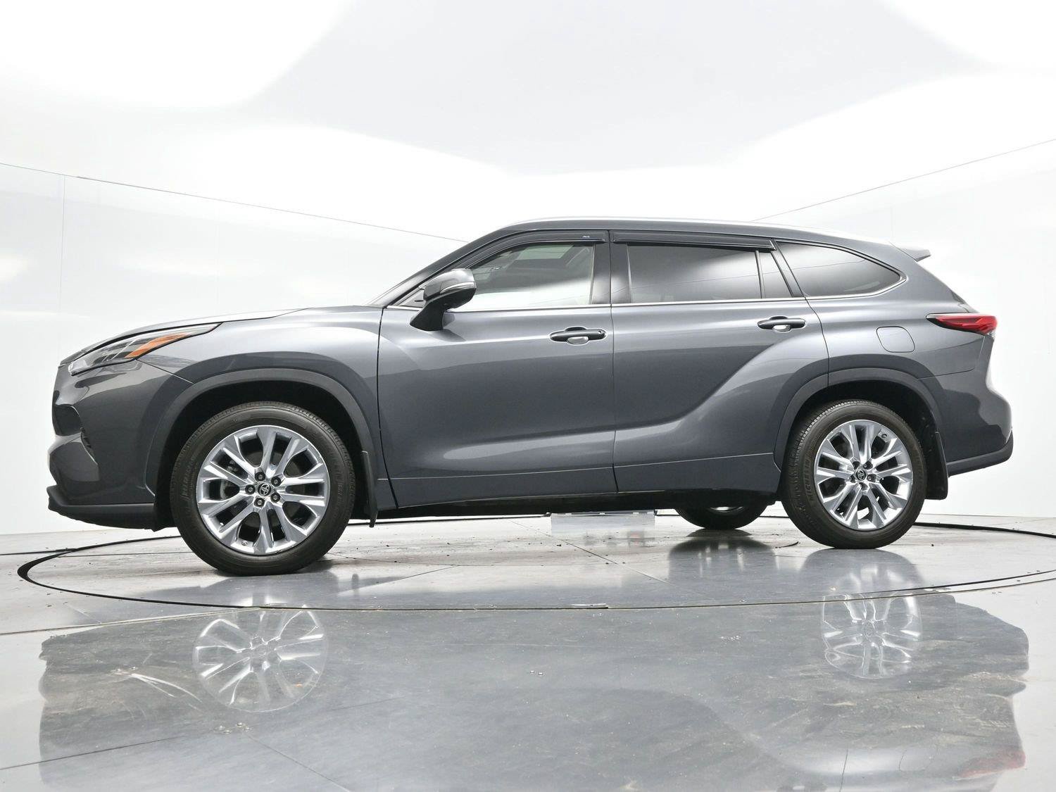 Used 2021 Toyota Highlander Limited AWD/4WD image 46