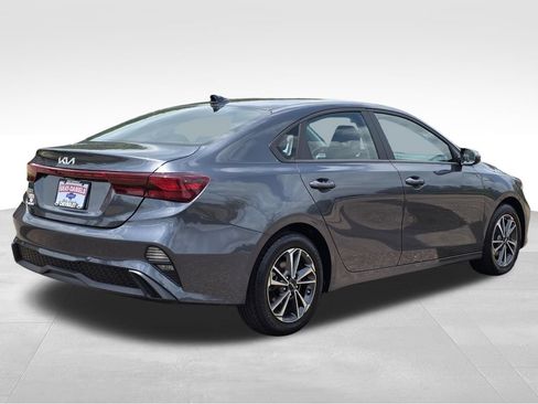 Used 2024 Kia Forte LXS FWD image 7