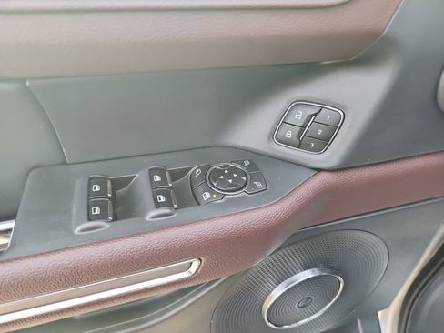 Used 2024 Ford Expedition Limited image 20