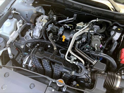 Used 2025 Nissan Altima 2.5 SV FWD image 33