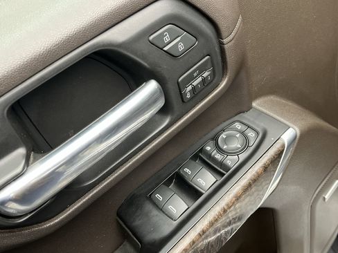 Used 2020 GMC Sierra 2500 Denali w/ Denali Ultimate Package image 9