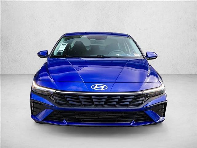 Used 2024 Hyundai Elantra SEL FWD image 2