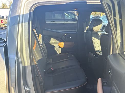 Used 2024 GMC Canyon AT4 w/ Technology Package image 10