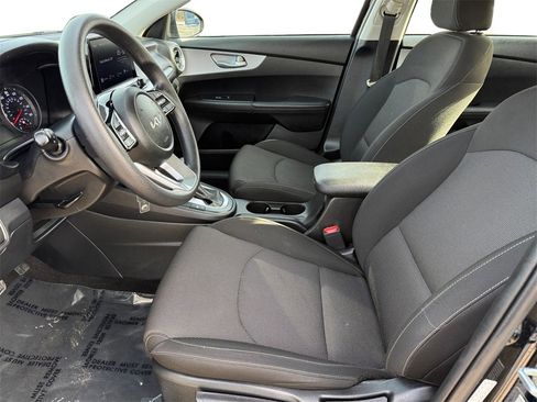 Certified 2023 Kia Forte LXS image 9