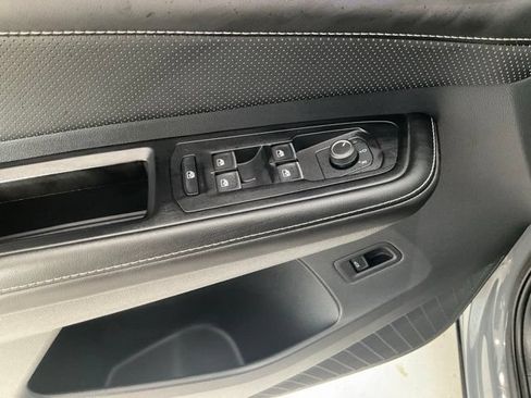 Used 2024 Volkswagen Atlas Cross Sport SEL R-Line AWD/4WD image 6