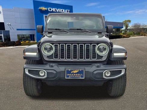 Used 2025 Jeep Wrangler Unlimited Sahara AWD/4WD image 23