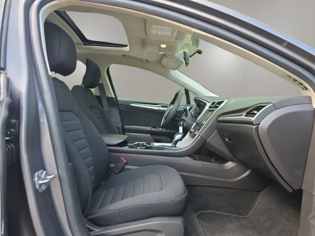 Used 2014 Ford Fusion SE FWD image 42