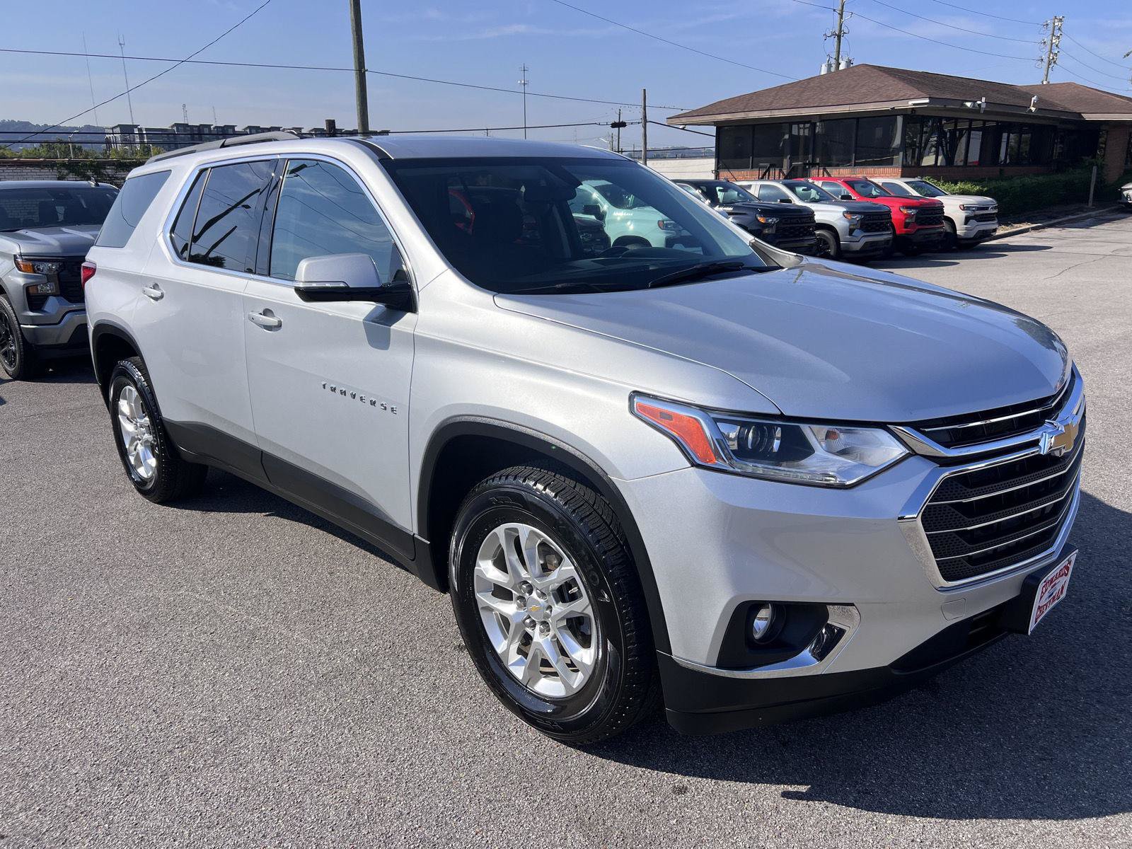 Used 2020 Chevrolet Traverse LT FWD image 37