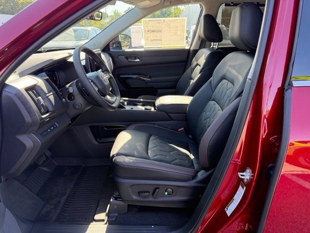 New 2026 Nissan Pathfinder Platinum AWD/4WD image 17