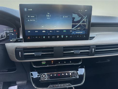 New 2026 Lincoln Corsair Premiere image 14