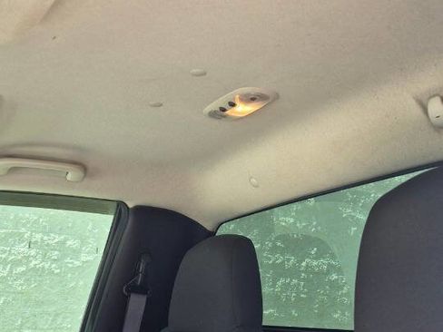 Used 2010 Chevrolet Colorado LT image 24