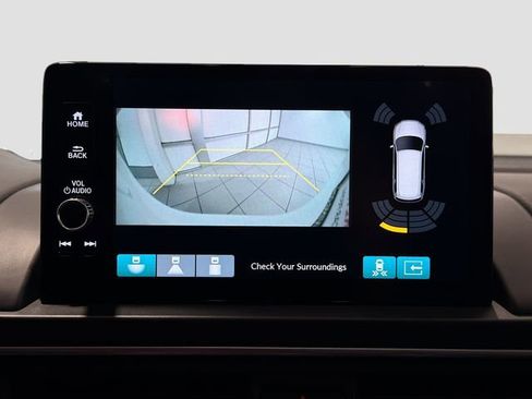 Used 2025 Honda Pilot Touring image 12