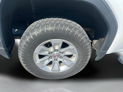 Used 2019 GMC Sierra 1500 SLE w/ SLE Value Package AWD/4WD image 9