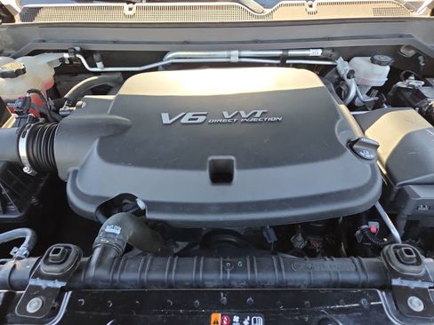 Used 2021 Chevrolet Colorado LT AWD/4WD image 17